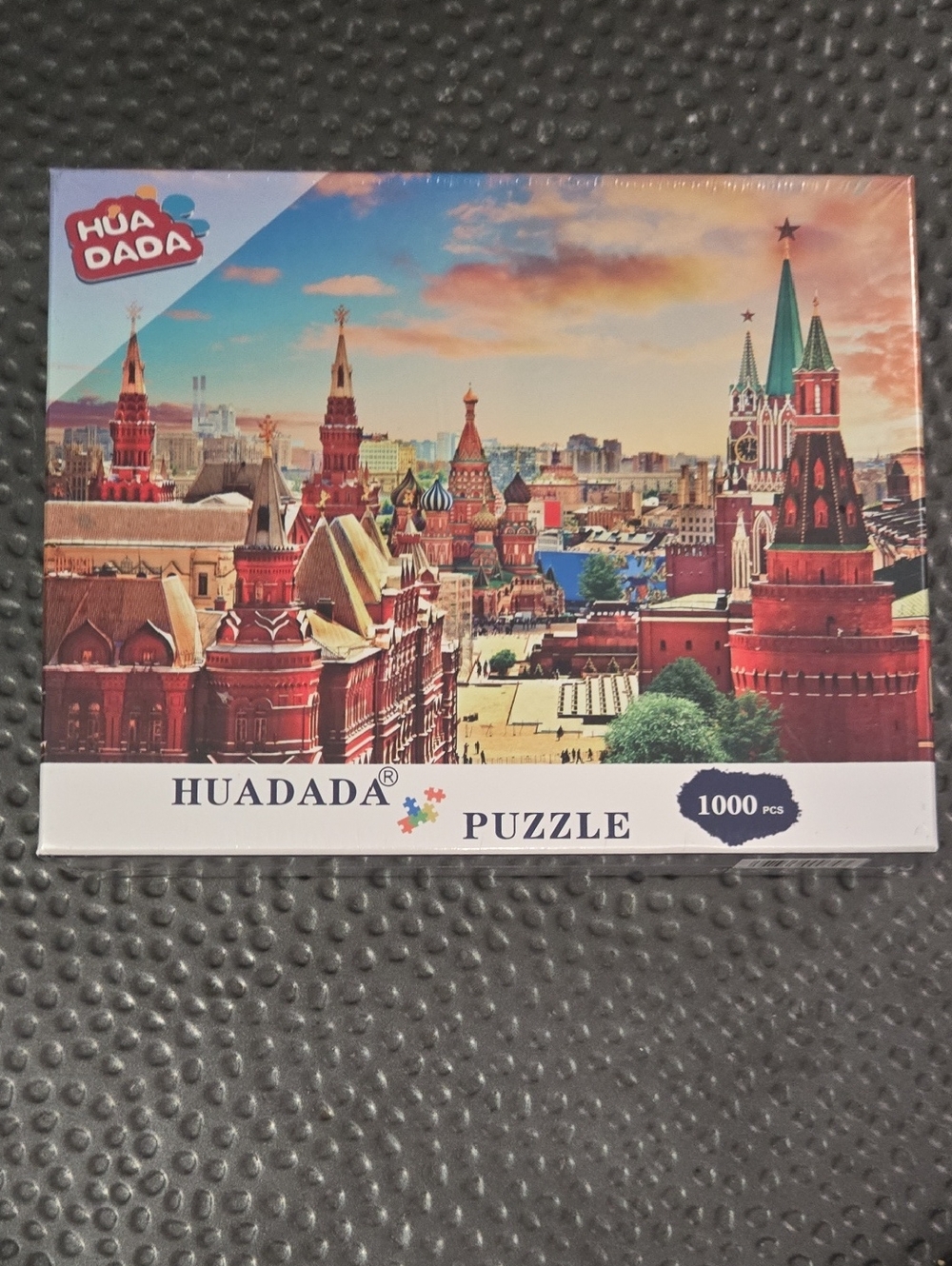 NIB Red City Landmark 1000-Piece Puzzle
